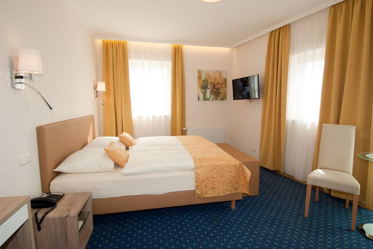 Hotel Biedermeier Hof Schärding Extérieur photo